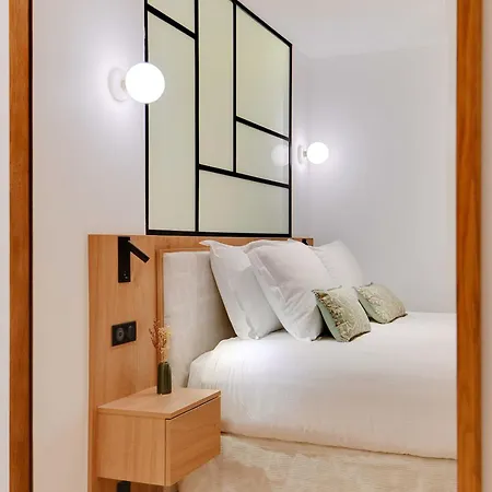 Sumptuous Flat Right In The Center Sentier *